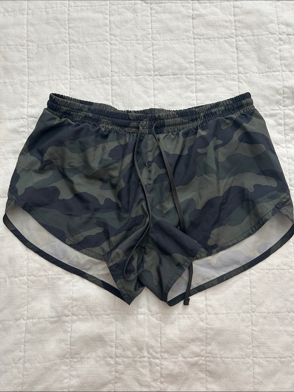 Old Navy Women's Dark Green Camo Athletic Shorts